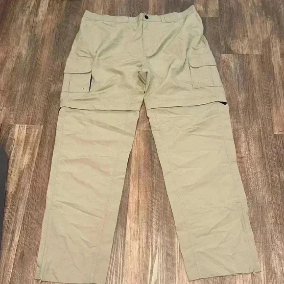Magellan Outdoors fish gear pants size XL zip off to shorts - Picture 1 of 4